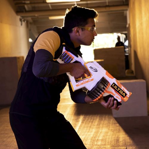 너프 Nerf Ultra One Motorized Blaster -- 25 Nerf Ultra Darts -- Farthest Flying Nerf Darts Ever -- Compatible Only with Nerf Ultra One Darts