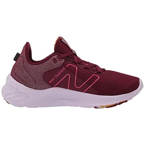 뉴발란스 New Balance Womens Fresh Foam Roav V2 Sneaker