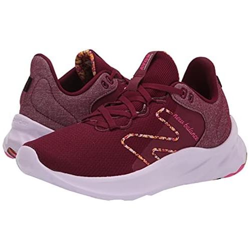 뉴발란스 New Balance Womens Fresh Foam Roav V2 Sneaker