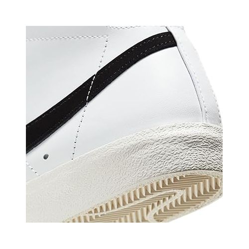 나이키 NIKE Women's Basketball Shoe, White/Black, 6