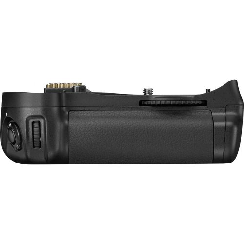  Nikon MB-D10 Multi Power Battery Pack for Nikon D300 & D700 Digital SLR Cameras - Retail Packaging