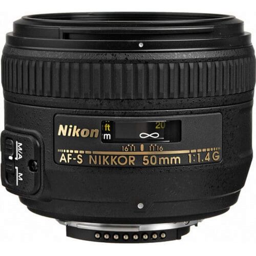  Nikon AF-S DX NIKKOR 18-300mm f/3.5-5.6G ED Vibration Reduction Zoom Lens with Auto Focus for Nikon DSLR Cameras