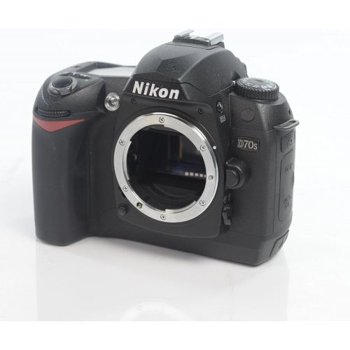  Nikon D70S 6.1MP Digital SLR Camera Kit with 18-70mm Nikkor Lens
