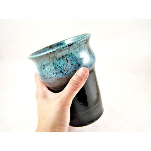  Ningswonderworld Pottery Beer Pint, English pint, Craft Beer mug in black and teal, 18 oz - In stock