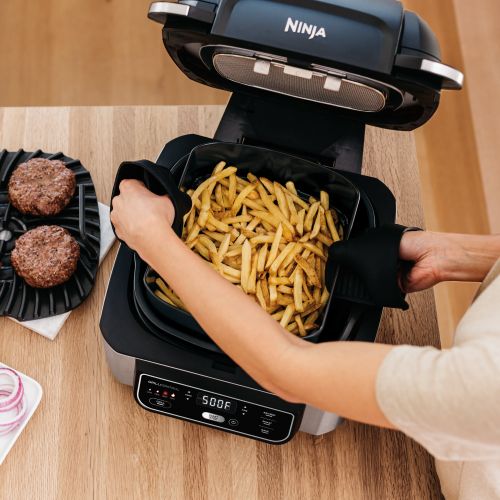 닌자 Ninja Foodi 4-in-1 Indoor Grill with 4-Quart Air Fryer with Roast, Bake, and Cyclonic Grilling Technology, AG300