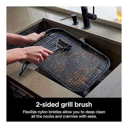 닌자 Ninja XSKBRUSHXL Woodfire Outdoor Grill Cleaning Brush, Compatible with All Ninja Woodfire Outdoor Grills (OG700, OG800, and OG900 Series), Non-Scratch, Heat Resistant, Scraper Tool, Black