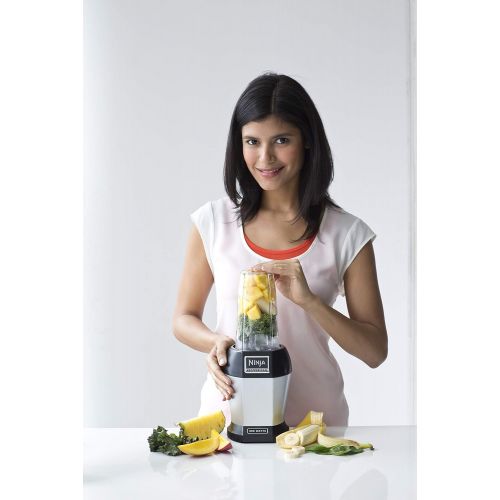 닌자 Ninja Nutri Pro Personal Blender with 900 Watt Base and Vitamin and Nutrient Extraction for Shakes and Smoothies