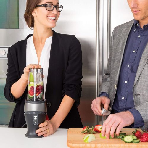 닌자 SharkNinja Ninja Personal Blender for Shakes, Smoothies, Food Prep, and Frozen Blending with 700-Watt Base