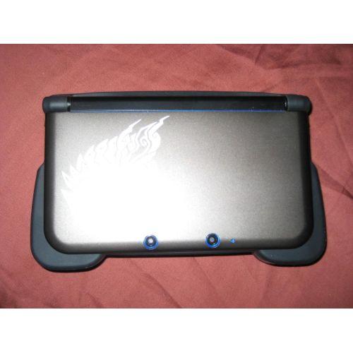 닌텐도 Nintendo 3DS XL - Blue/Black with Mario Kart 7 Pre-Installed