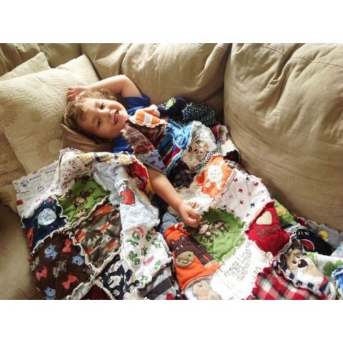  SouthernCharmQuilts Memory Rag Quilt for Teens - Made with Clothing - Multiple Sizes