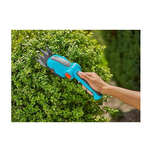  Gardena ComfortCut Li Cordless Grass Shears with 8 cm Cutting Width, Angled Comfort Handle with LED Display, Blade Change without Tools (9887-20)
