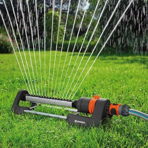  Gardena Classic Oscillating Polo 250 Square Sprinkler: Lawn sprinkler for even surface irrigation of 110-250 m2, range 8-18 m, max. 14 m, maintenance-free thanks to stainless steel dirt filter (2083-20)