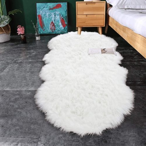  [아마존핫딜][아마존 핫딜] Noahas Faux Sheepskin Area Rugs Silky Long Wool Carpet for Living Room Bedroom, Children Play Dormitory Home Decor Rug, 2.6ft x 5.2ft, White