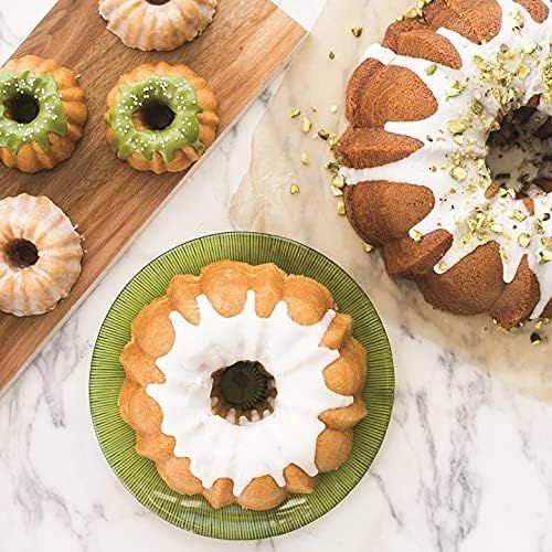  Nordic Ware Platinum Collection Bundt Pan, 6-Cup