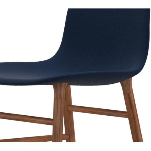  Marke: Normann Copenhagen Normann Copenhagen Form Chair Full Upholstery Walnut Fame