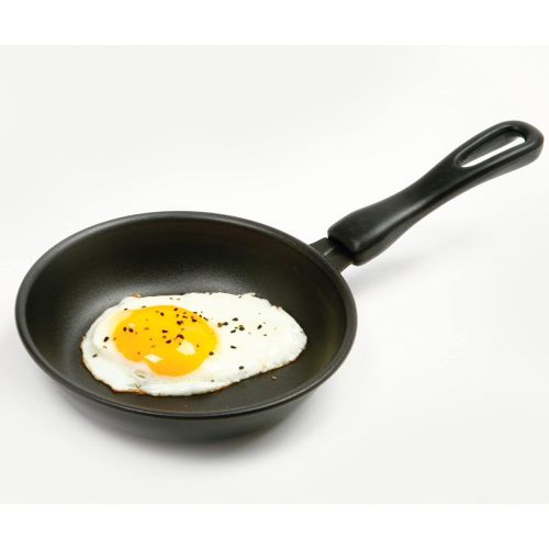  [아마존베스트]Norpro Non Stick Mini Frying Pan Skillet 6 Inches New Carbon Steel