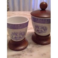 Notonlyjewels Italian bathroom set. Porcelain and Wood nister and beaker/Brown, white and blue bathroom set