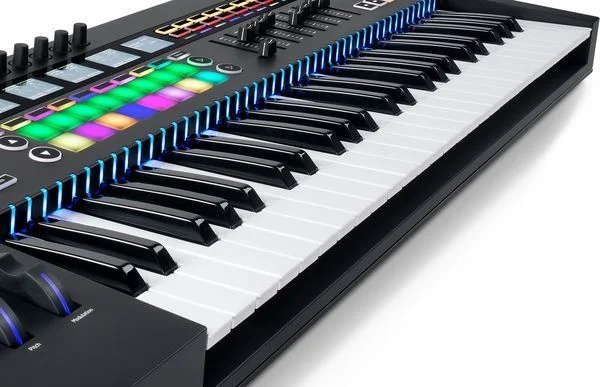  Novation 61SL MkIII 61-key Keyboard Controller with Sequencer