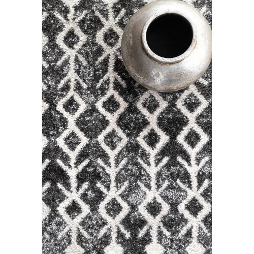  NuLOOM nuLOOM BDSM18A Ethnic Traces Area Rug, 5 x 8, Black and White