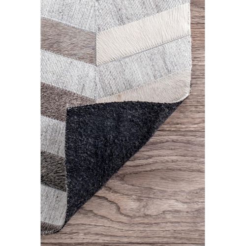  NuLOOM Handmade Modern Cowhide Patchwork LeatherViscose Area Rug