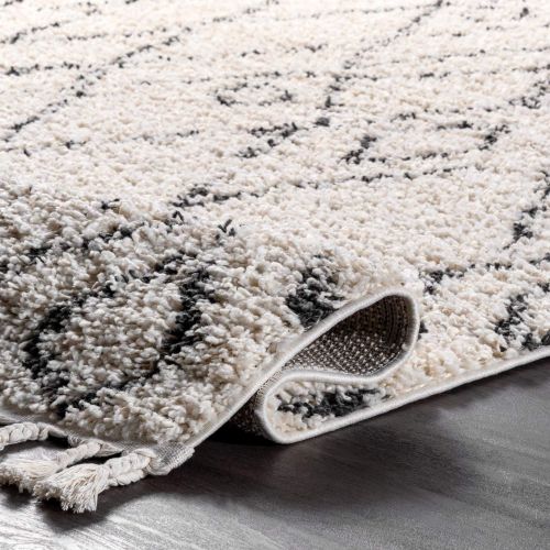  NuLOOM nuLOOM Nieves Moroccan Diamond Shag Rug, 5 3 x 7 7, Off White