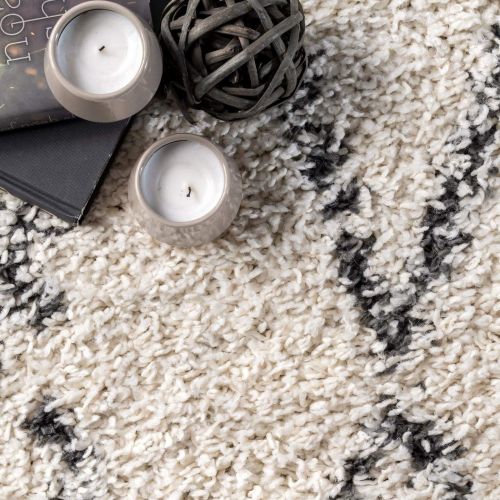  NuLOOM nuLOOM Nieves Moroccan Diamond Shag Rug, 5 3 x 7 7, Off White