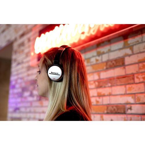  Numark HF125 Ultra-Portable Professional DJ Headphones With 6ft Cable, 40mm Drivers for Extended Response & Closed Back Design for Superior Isolation