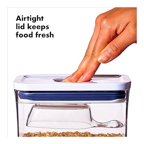 옥소 OXO Good Grips Pet POP Container - 4.4 Qt/4.2 L with Scoop |Ideal for up to 4lbs of Dog Food or 3.5lbs of Cat Food | Airtight Storage Container | BPA Free