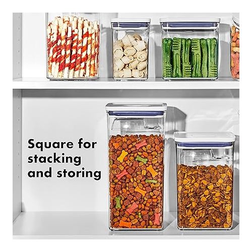 옥소 OXO Good Grips Pet POP Container - 4.4 Qt/4.2 L with Scoop |Ideal for up to 4lbs of Dog Food or 3.5lbs of Cat Food | Airtight Storage Container | BPA Free