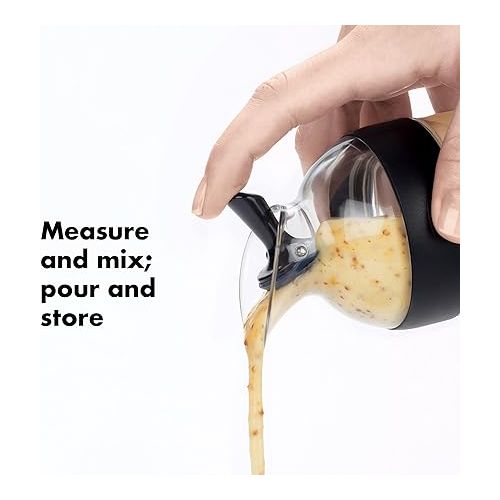 옥소 OXO Good Grips Little Salad Dressing Shaker - Black, Small