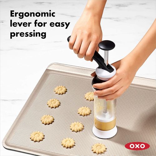 옥소 OXO 1257580 Good Grips Cookie Press with Stainless Steel Disks and Storage Case, White, 100: Kitchen & Dining