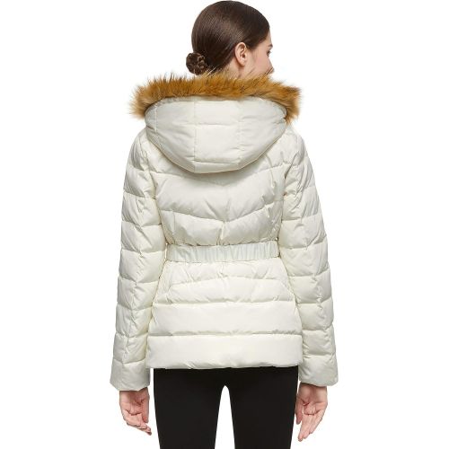  Orolay Womens Quilted Puffer Jacket Slim Hooded Winter Down Coat with Blet