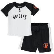 Outerstuff Infant Baltimore Orioles WhiteBlack Good Hit Henley T-shirt & Shorts Set