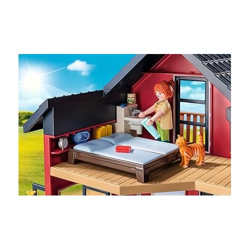 플레이모빌 Playmobil Farmhouse with Outdoor Area