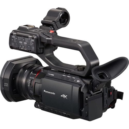 파나소닉 Panasonic AG-CX10 4K Camcorder + Padded Case, Sandisk Extreme Pro 128 GB Memory Card, Heavy Duty Tripod, Wire Straps, LED Light, and More