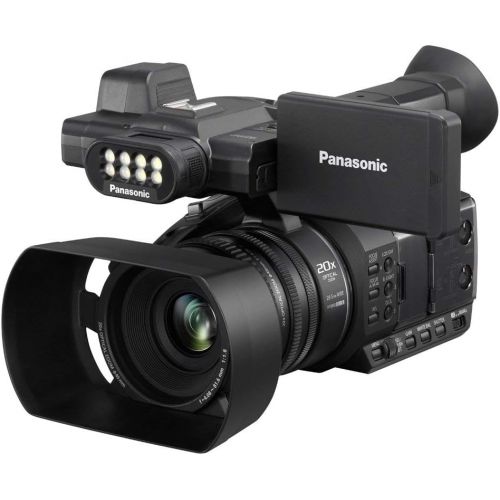 파나소닉 Panasonic HC-PV100 Full HD Camcorder PAL with Touch Panel LCD Screen & Built-in LED Light + 4K Monitor + Pro Headphones + Pro Mic + 2 x Sandisk Ultra 64GB Card + Pro Tripod + More