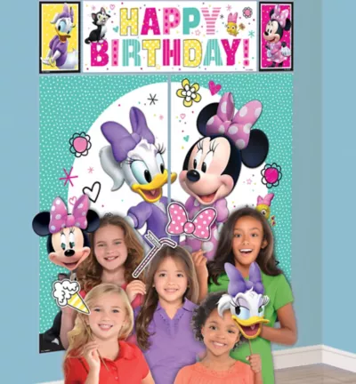 PartyCity Minnie Mouse Scene Setter with Photo Booth Props