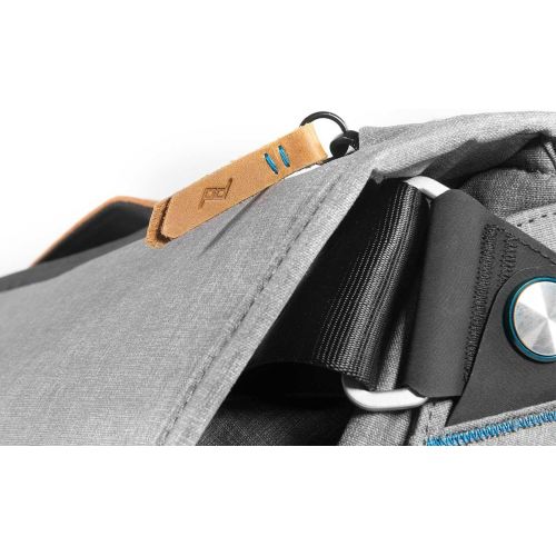  Visit the Peak Design Store Peak Design Everyday Messenger Bag 13 (Ash) Version 1