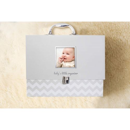  [아마존베스트]Pearhead Baby Document Organizer, Briefcase File Keeper to Store Babys Records, Makes Great Gift for New Parents or Addition to Baby Shower Registry, Gray Chevron