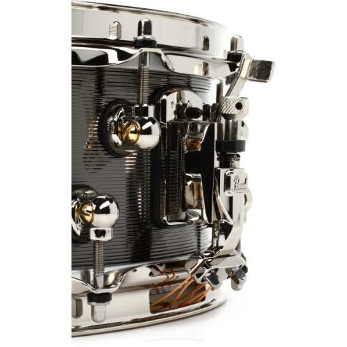  Pearl Dennis Chambers Cast Aluminum Signature Snare Drum - 5 x 14-inch - Black Nickel