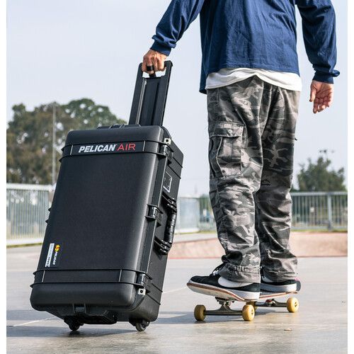  Pelican 1595AirWF Wheeled Hard Case (Silver, 56.6L)