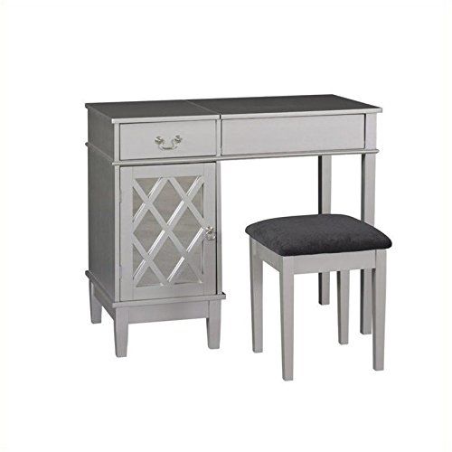  Pemberly Row Vanity Set in Silver Finish