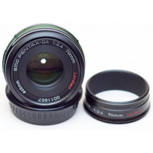  Pentax 70mm f2.4 DA Limited Lens for Pentax and Samsung Digital SLR Cameras