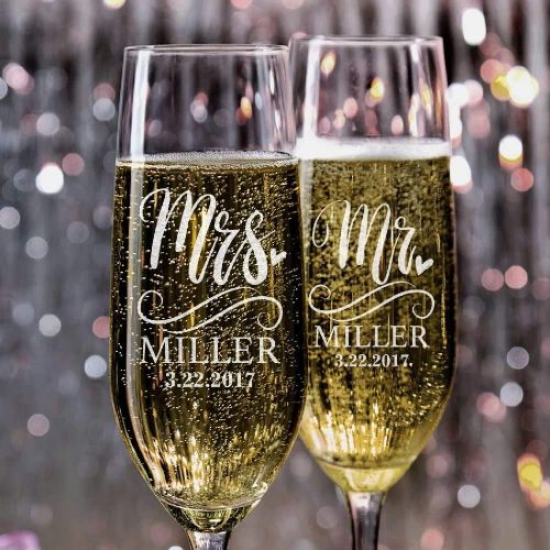  [아마존베스트]Personalization Lab P Lab Set of 2, Bride and Groom Champagne Glasses w/ Last Name & Date, Personalized Mr. Mrs. Engagement & Wedding Champagne Flutes, Toasting Glasses - Customized Etched Flutes, Wed