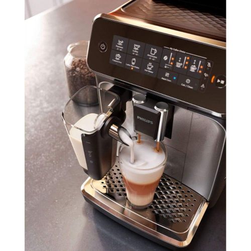 필립스 Philips Domestic Appliances Philips 3200 series EP3246 / 70 fully automatic coffee machine, 5 specialty coffees (LatteGo milk system) black / silver lacquered