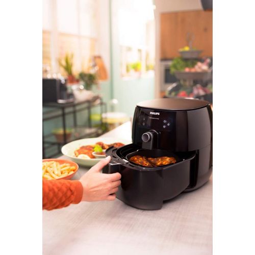  [아마존베스트]Philips Kitchen Appliances Philips Premium Digital Airfryer with Fat Removal Technology + Recipe Cookbook, 3 qt, Black, HD9741/99