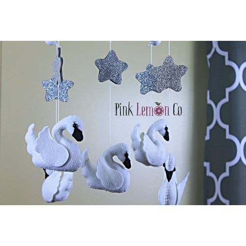  Pinklemonco Swan baby mobile