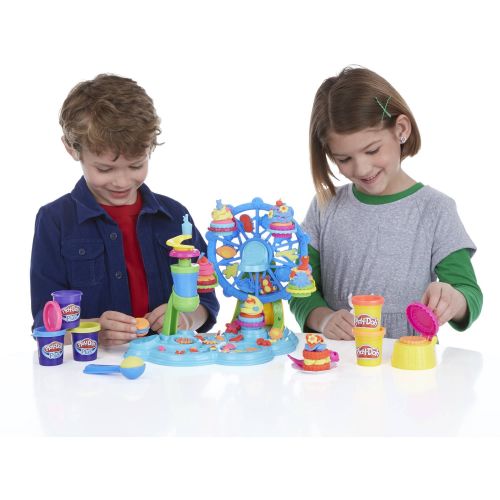  Play-Doh Cupcake Celebration Food Set with 5 Cans of Dough