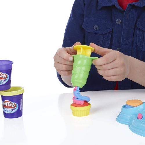  Play-Doh Cupcake Celebration Food Set with 5 Cans of Dough