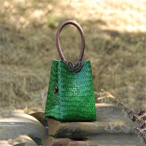  QTKJ Hand-woven Mini Retro Straw Handbag Bag Summer Beach Boho Rattan Tote Travel Bag with Wood Beaded Tassel Pendant (Green)